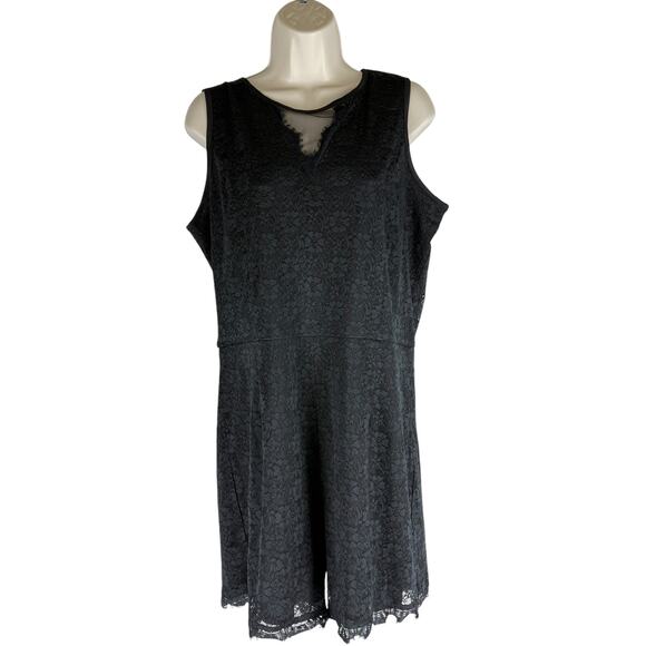 NEW Bebe Black Lace Floral Romper Sleeveless Back Zip Short Size 12 - Picture 2 of 8